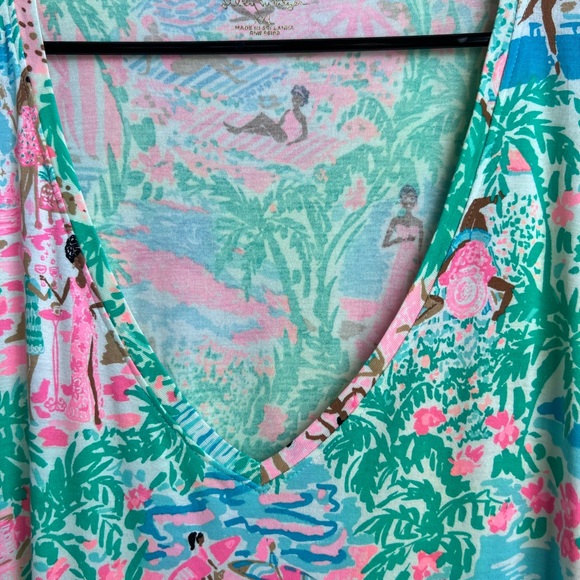 NWOT- LILLY PULITZER- V NECK, LONG SLEEVE - Picture 2 of 3